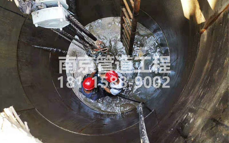 242桠溪污水池清理