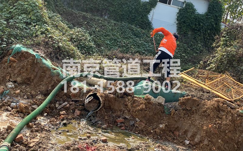 263桠溪工地化粪池清理