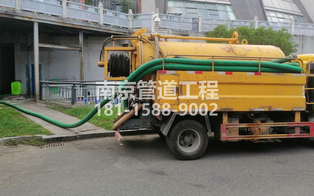 277桠溪商场隔油池吸污